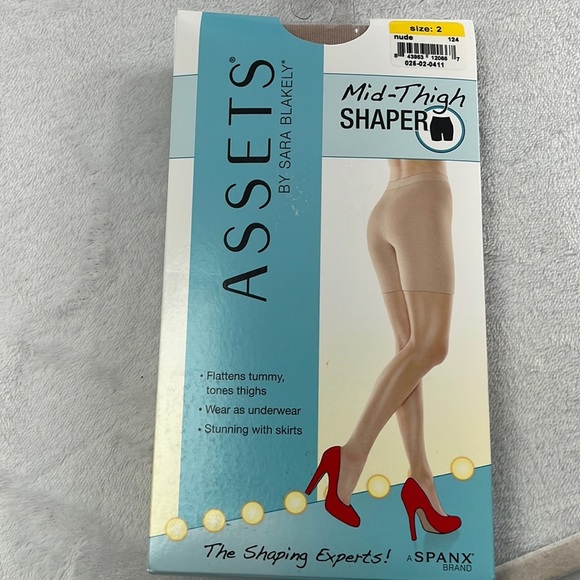 NEW Spanx Assets Size 2 Nude Mid Thigh Shaper - Picture 1 of 5